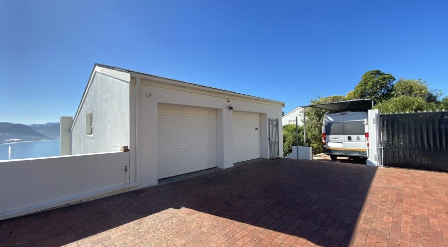 5 Bedroom Property for Sale in Simons Kloof Western Cape